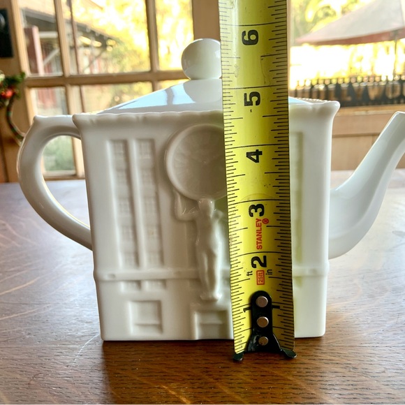 TIFFANY AND COMPANY VINTAGE WHITE TEAPOT - Picture 16 of 16